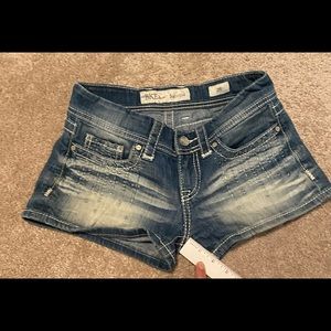 BKE Sabrina size 26 jean shorts